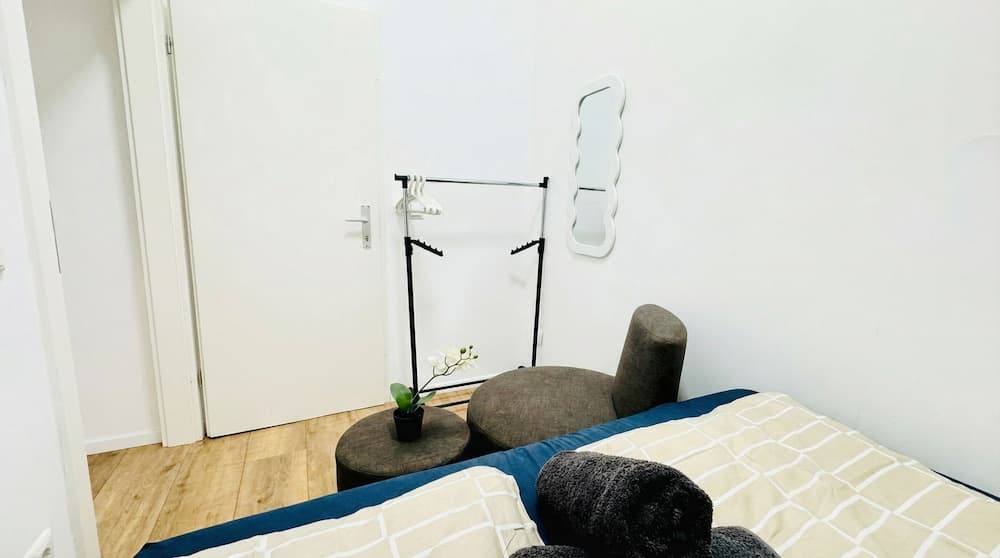 Stylish 9BR Apartment for 18 Guests - photo 4
