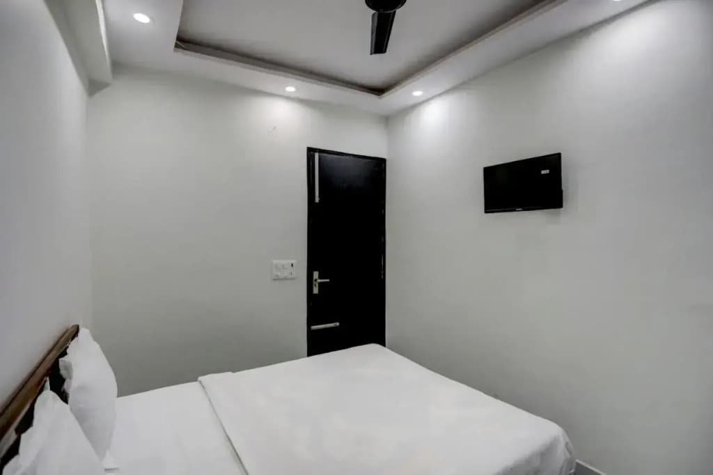 OYO Flagship 80490 Metro Plus - photo 2