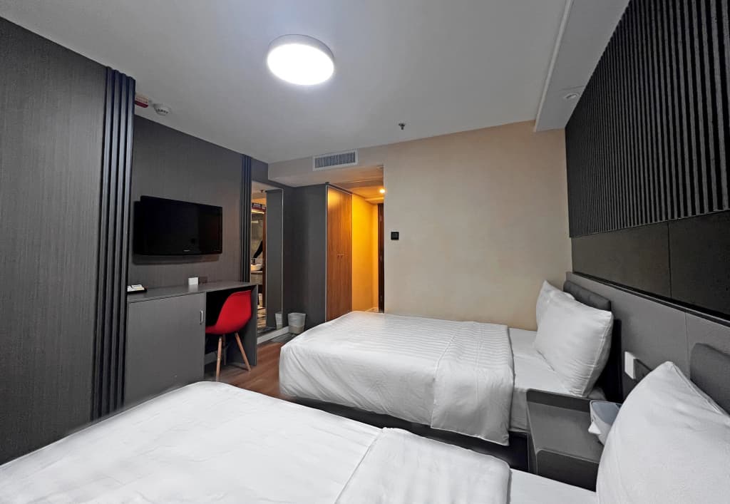 Hennessy Hotel - photo 11