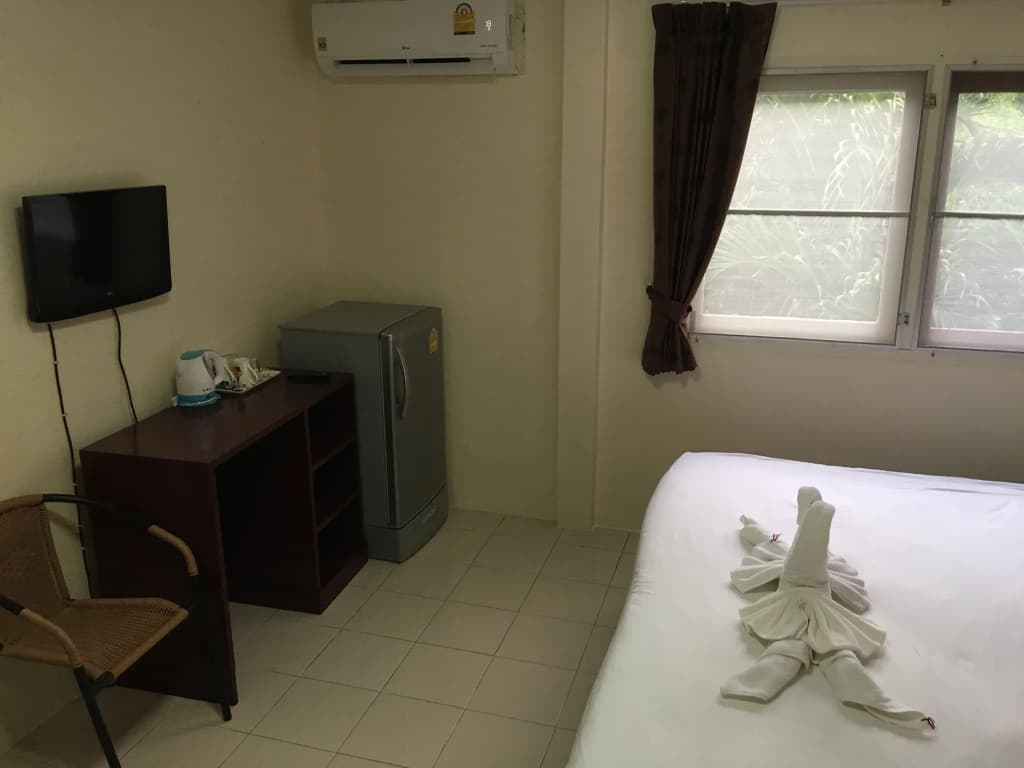 Taphouse Guest House - photo 5
