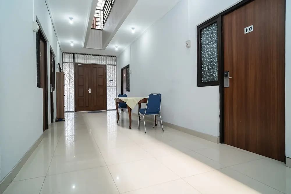 KoolKost near Pasar Baru - photo 12