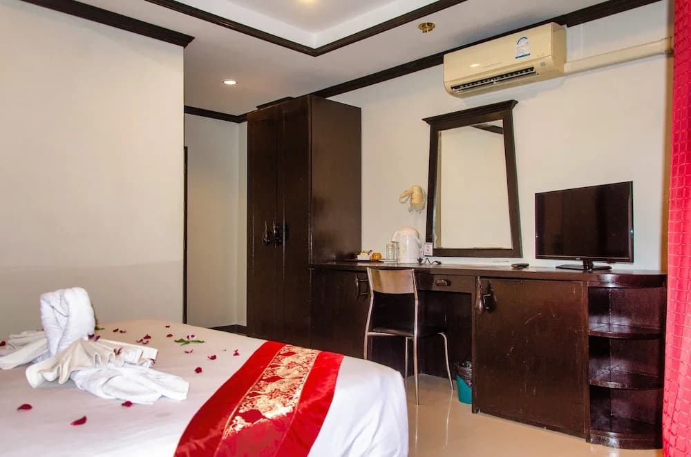 Diva Patong Hotel - photo 14