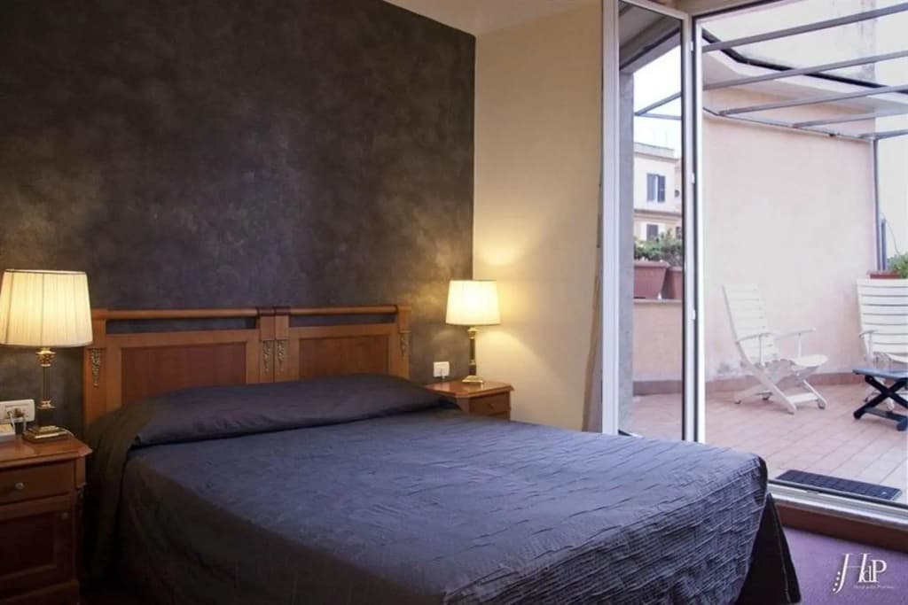 J Maluni City Hotel - photo 6