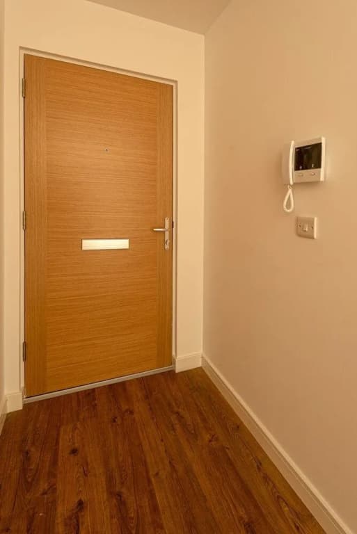 Roomy Comfortable Apartment - photo 2