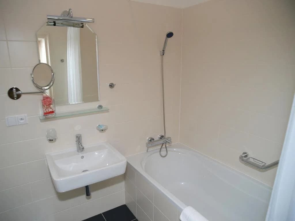 City Apartment - photo 13