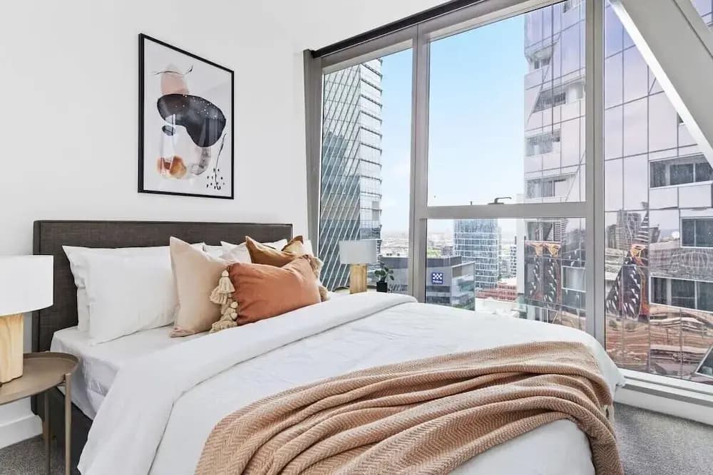 A Stylish 3BR Apt With Harbour Views, Free Parking - photo 2