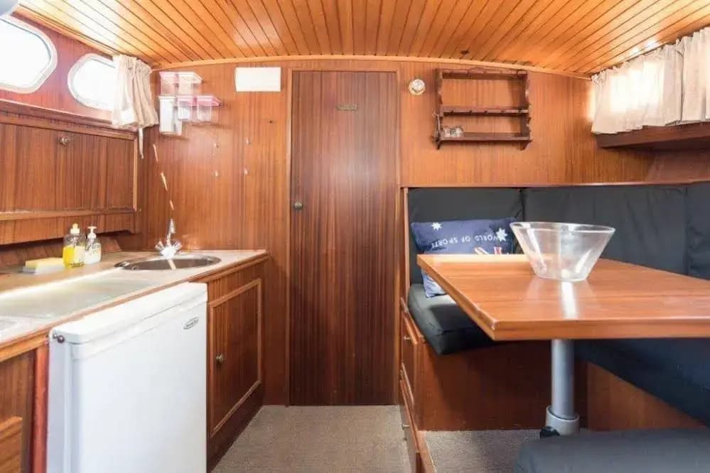Authentic Houseboats Amsterdam - photo 15