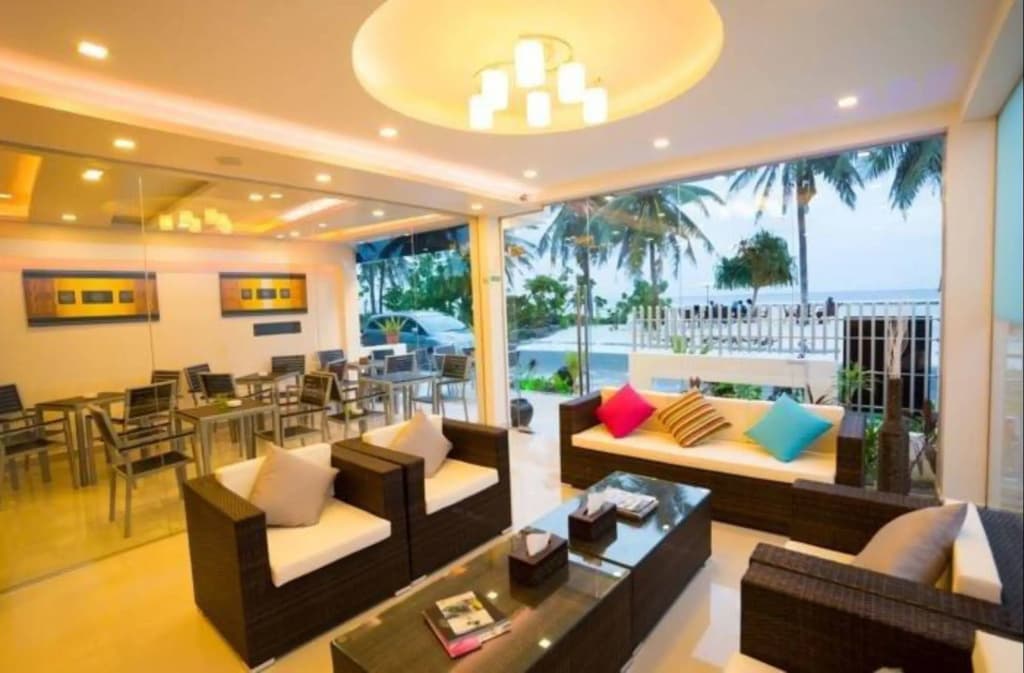 The White Harp Beach Hotel - photo 3