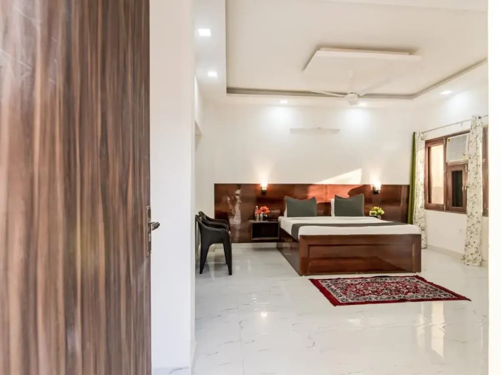 Hotel Orchid - photo 20