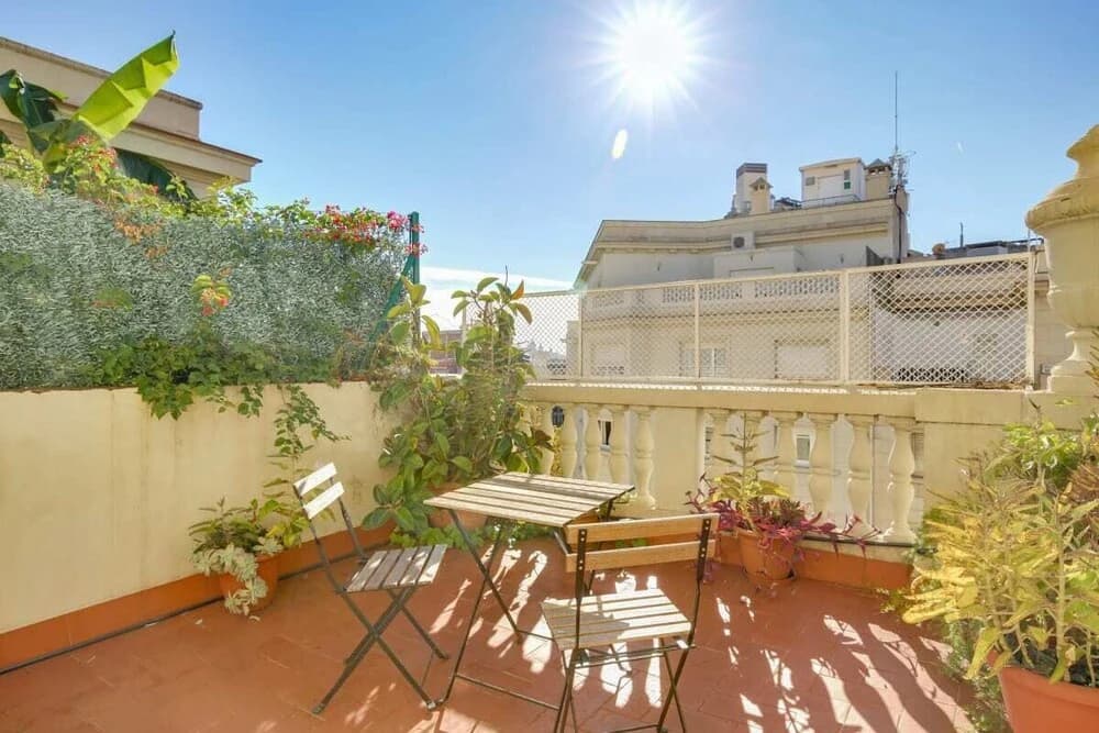 Beautiful 3bed W/terrace in Elegant Eixample - photo 12