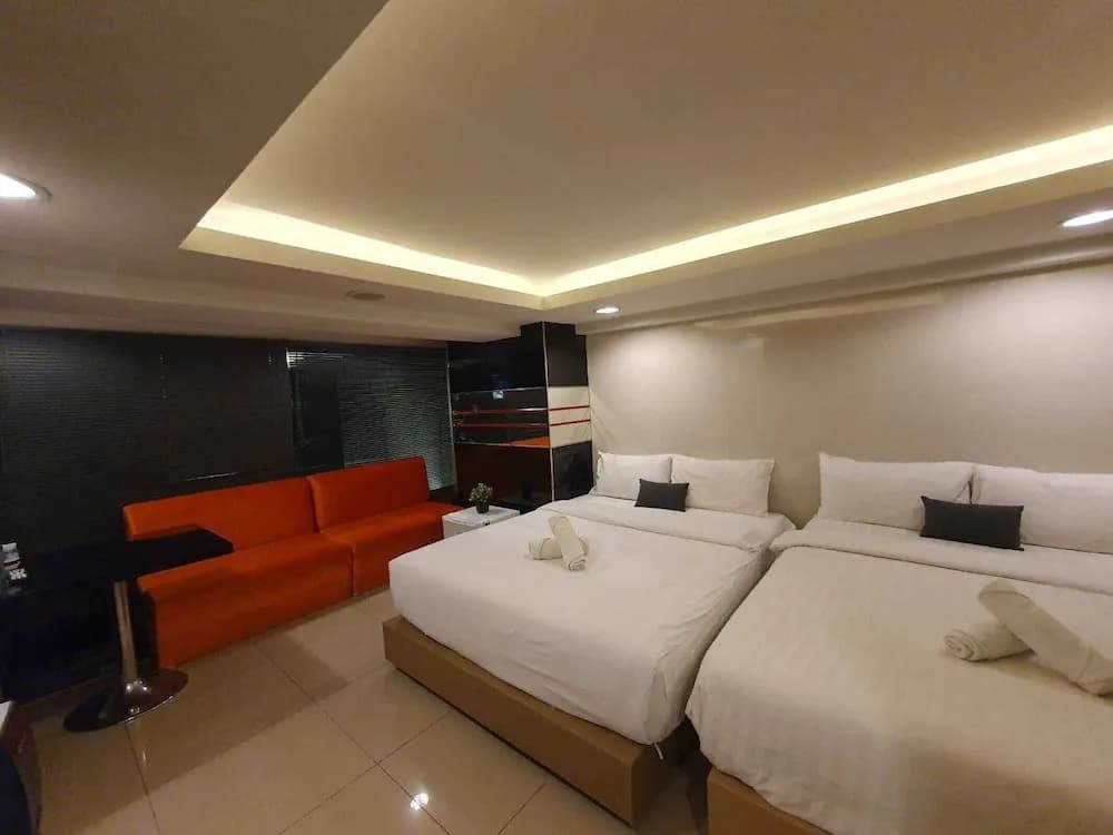 Deco Lux Hotel - photo 2