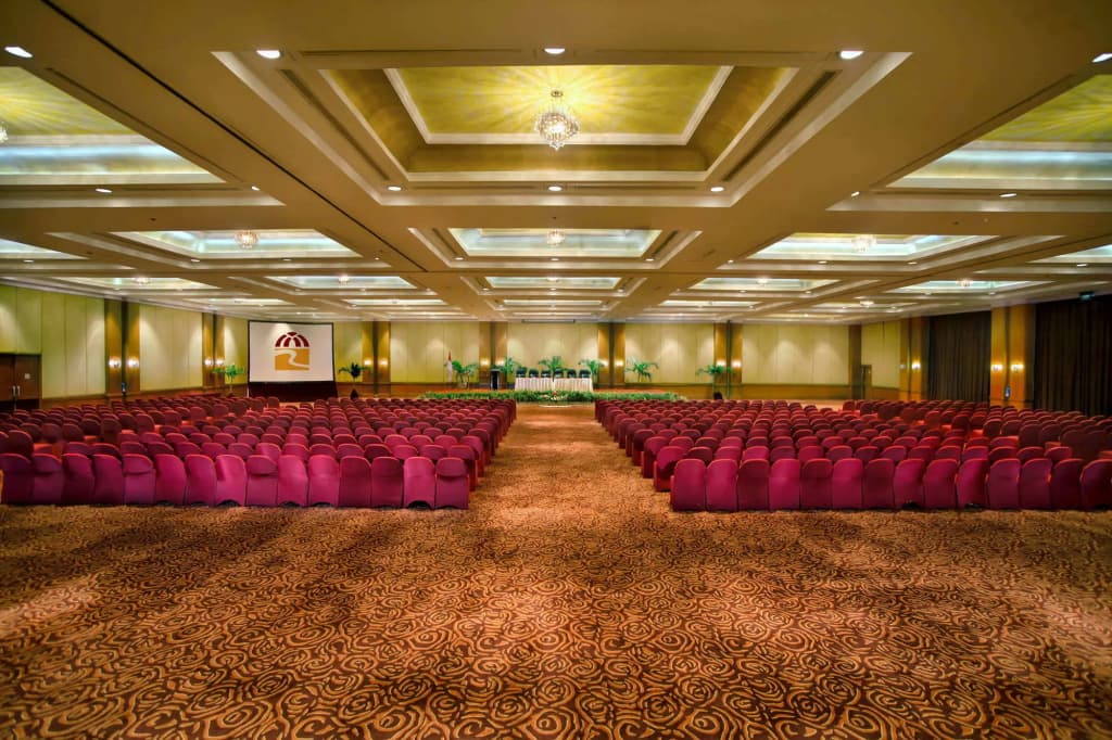 REDTOP Hotel & Convention Center - photo 19