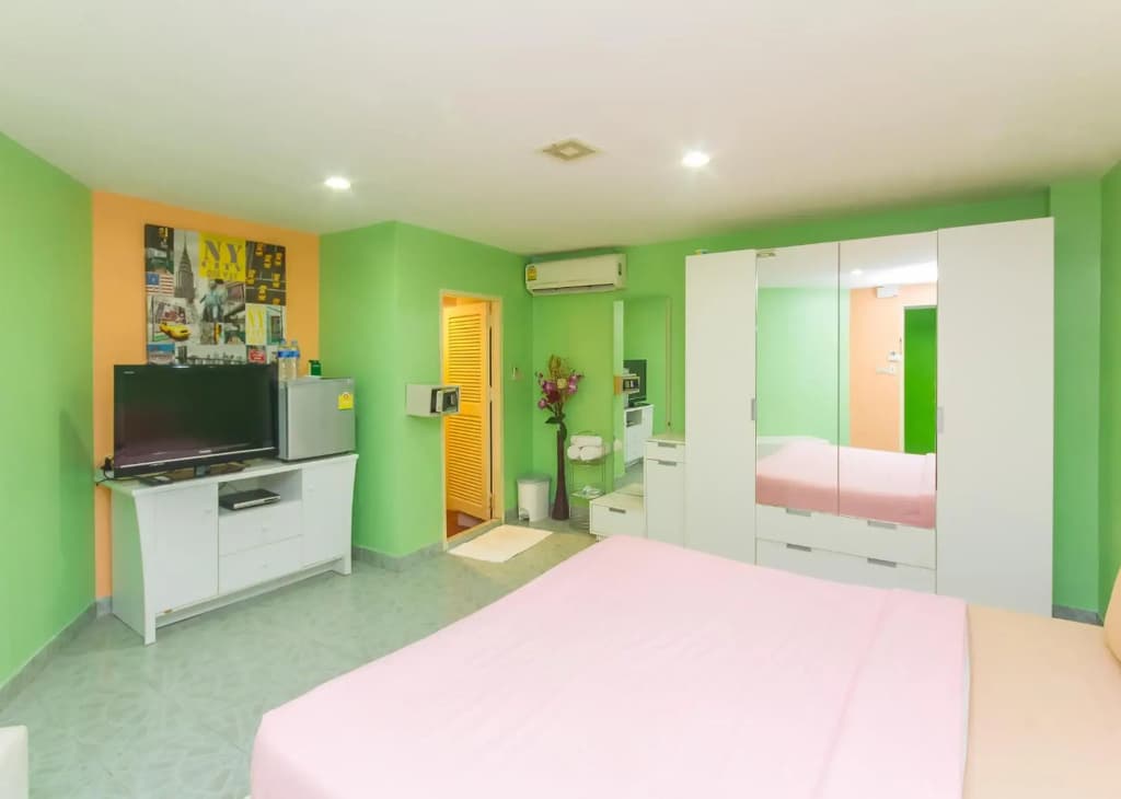 Aree 's House - photo 1