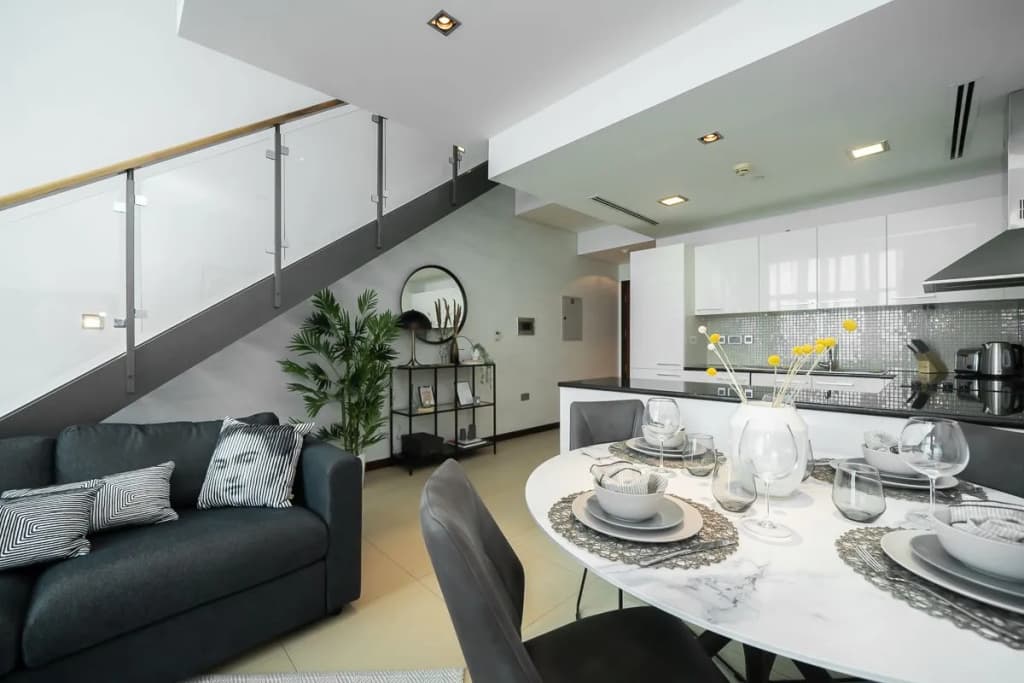 Spectacular Duplex In Difc - photo 14