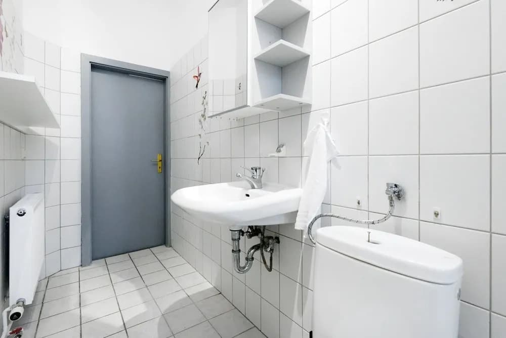 Sweet Central Tiny Apartment for 4 People - photo 9
