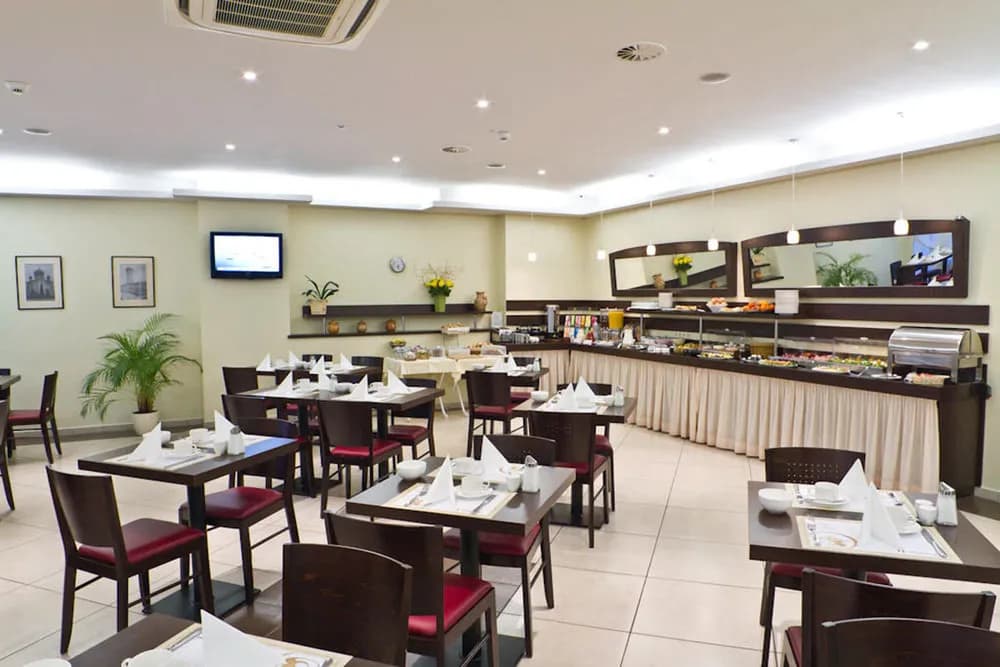 Ivbergs Hotel Messe Nord - photo 17