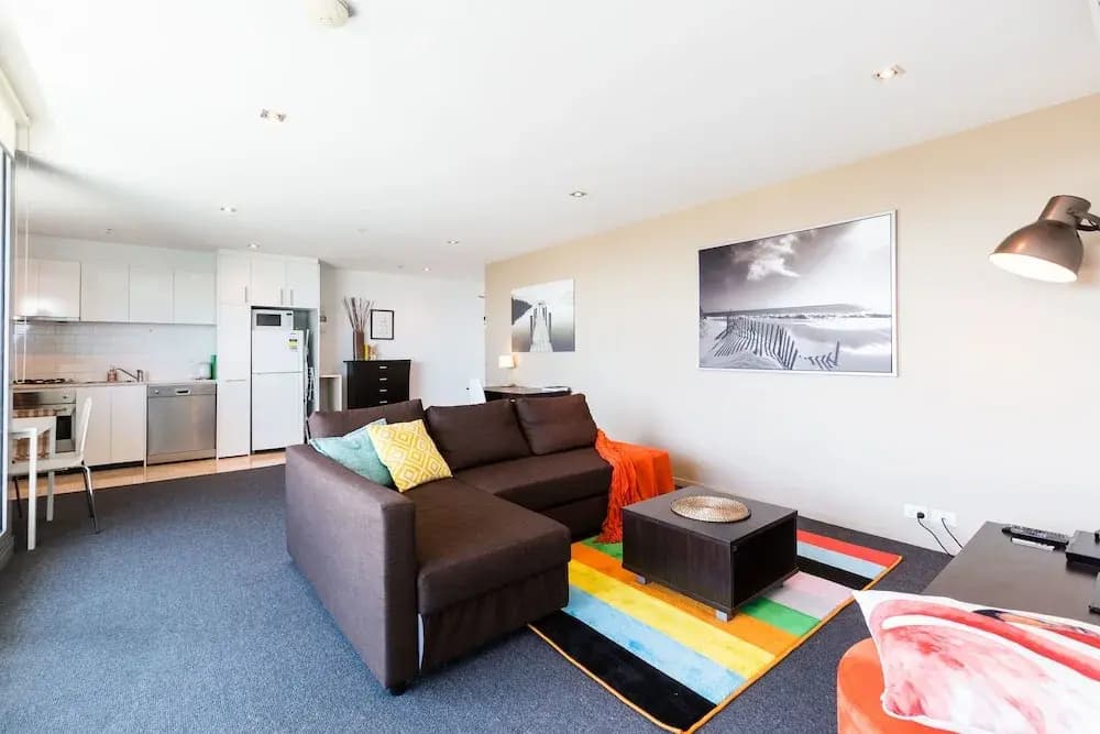 RIVER, 1BDR Melbourne Apartment - photo 3
