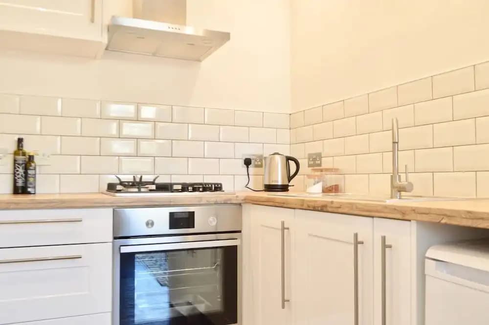 Bright Flat Near City Centre - photo 1