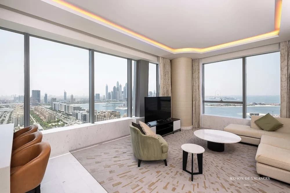 The Palm Tower 1 Corner Bedroom Dubai - photo 4