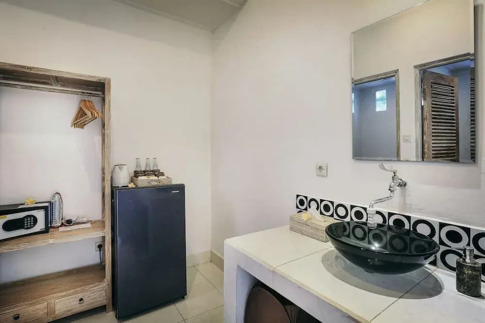Ubud Glassy Villa by Pramana Villas - photo 20