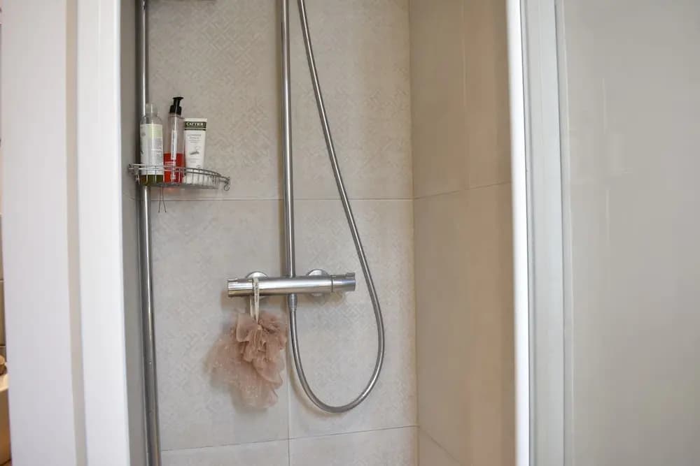 Cosy 1 Bedroom Flat in Paris With Terrace - photo 6