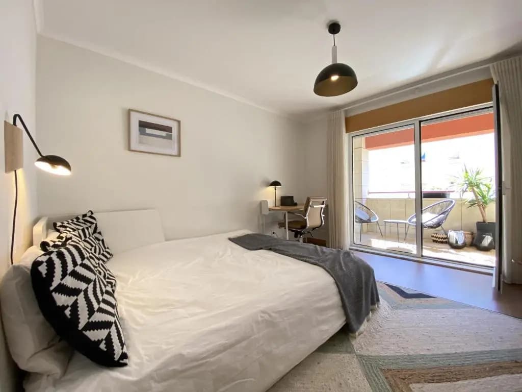 Premium Flat in Upscale Area, Balcony, Parking - photo 3