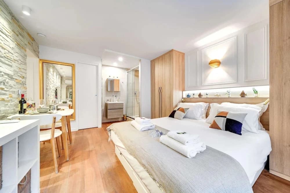 Historical Apartment in the Heart of Paris - 2 - photo 4