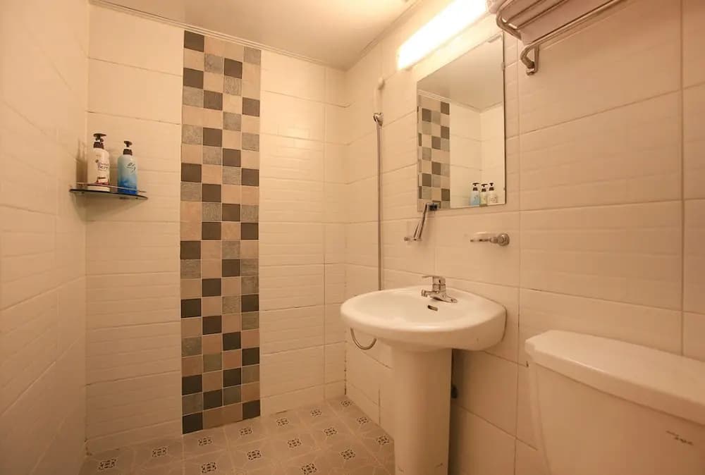 Bobos Motel - photo 10