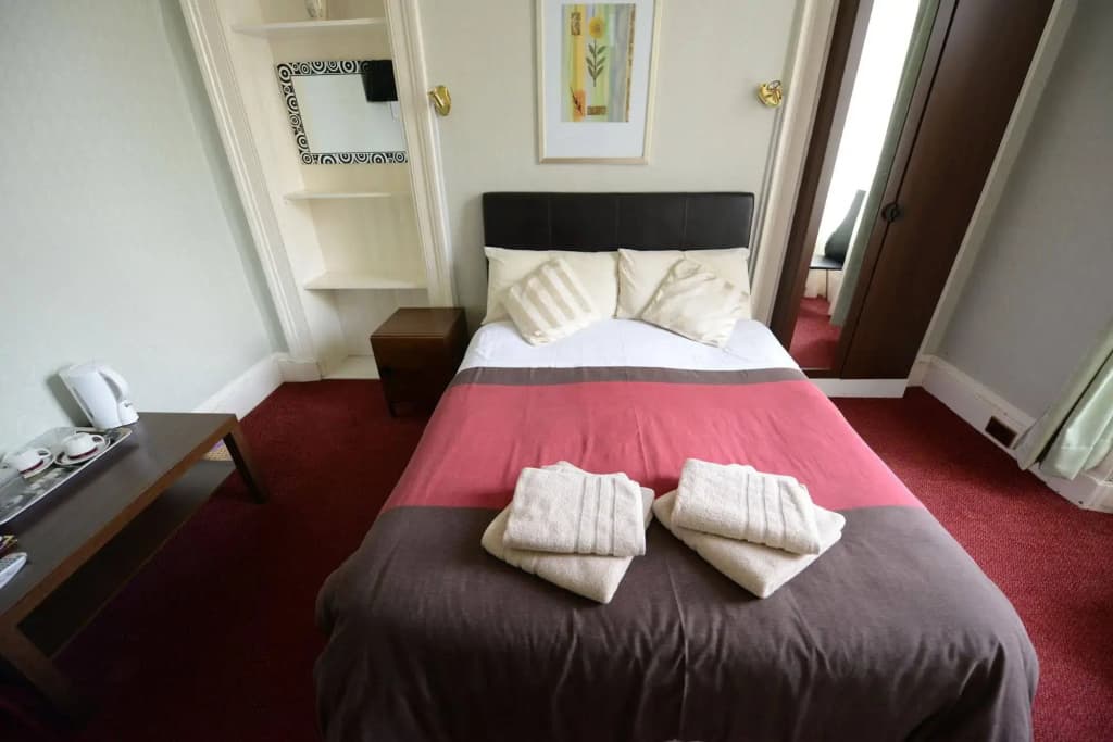 The Thistle House - photo 5