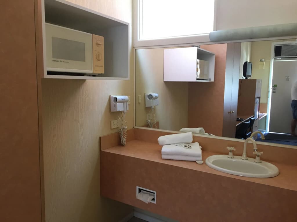 Parkville Motel - photo 9