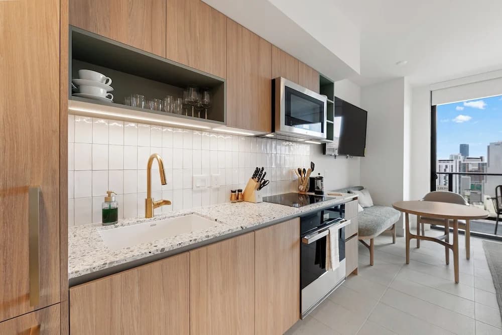 Prime Downtown Location Luxury Studio - photo 22