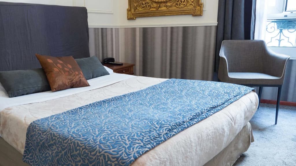 Hotel Petit Saint Honoré - photo 27
