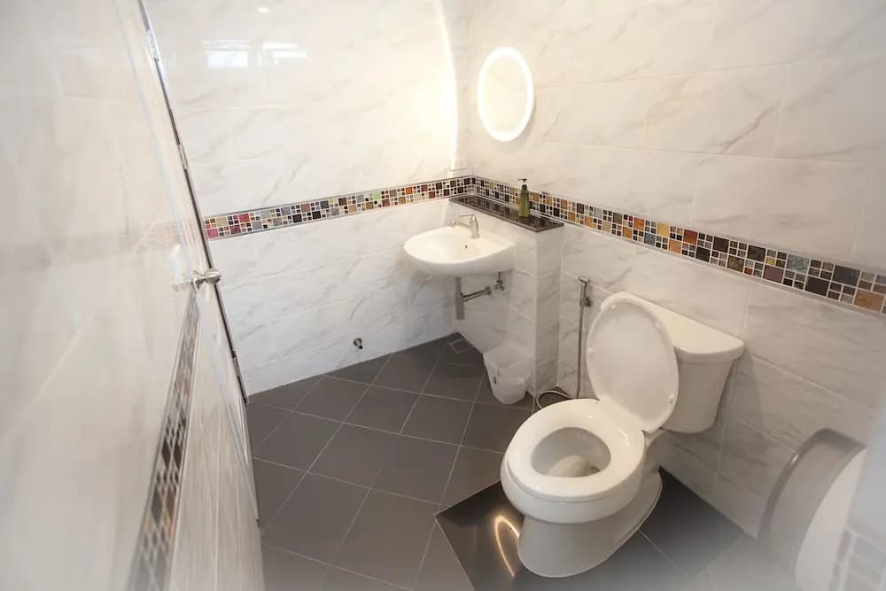 3 Bedroom House @Skytrain - photo 8