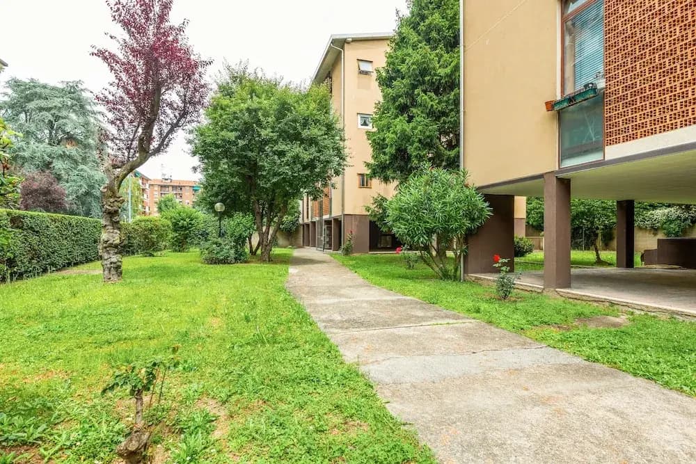 Bright Flat With Shared Garden - photo 1