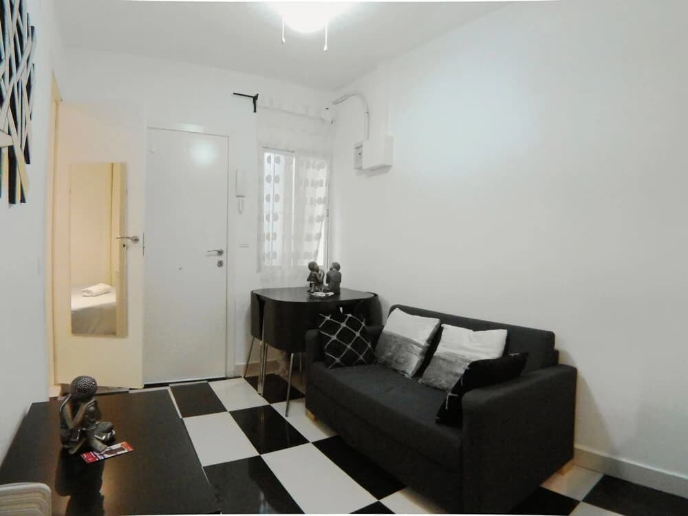 Apartamento interior cercano a Cuatro Caminos - photo 9
