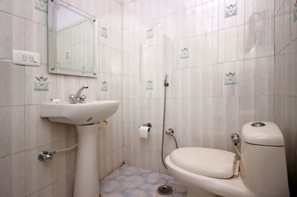OYO 9148 Hotel Global Inn - photo 8
