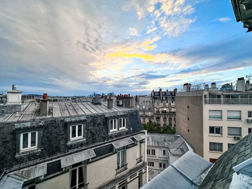 Copernic Right Luminous 2BR Apartment in Paris - photo 1