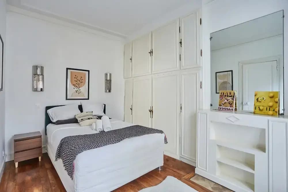 Superb Eiffel Tower Terrace Apartment - photo 1