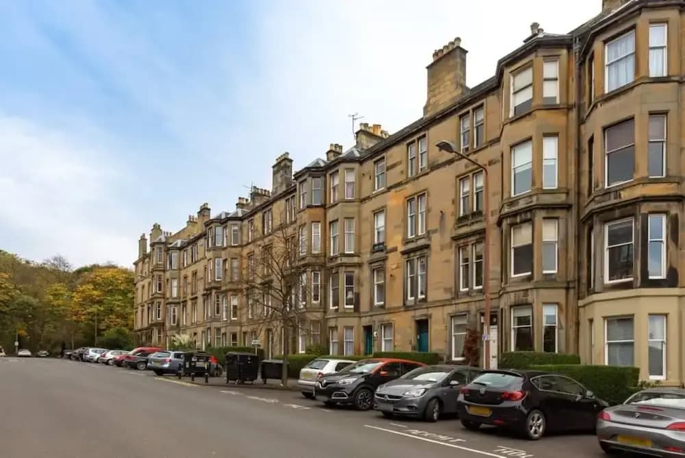 Modern 2 Bedroom Flat In Edinburgh City Centre - main photo