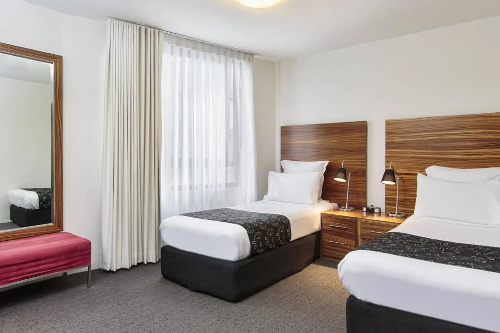 Cambridge Hotel - photo 4