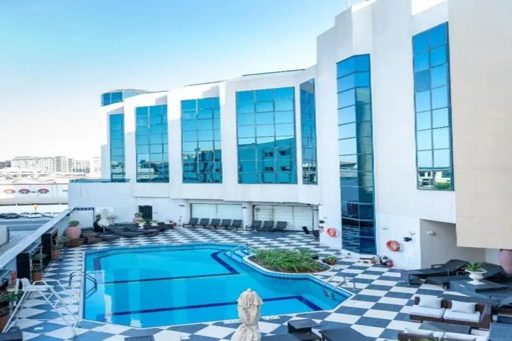 Majestic Cove Hotel - photo 15