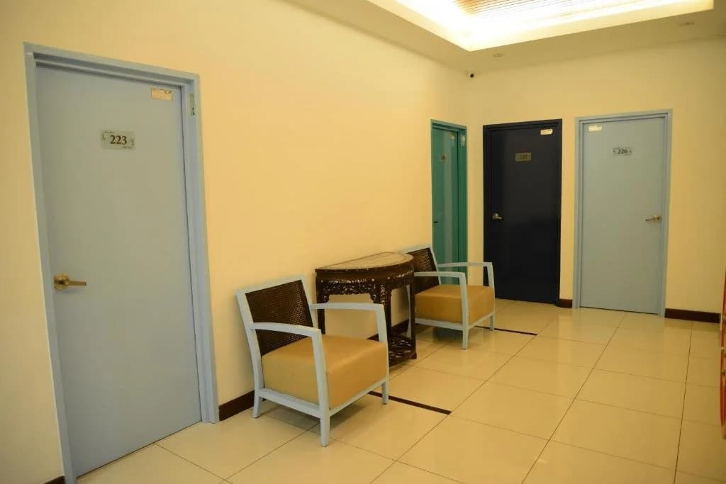 Marina Oriental Hotel - photo 11