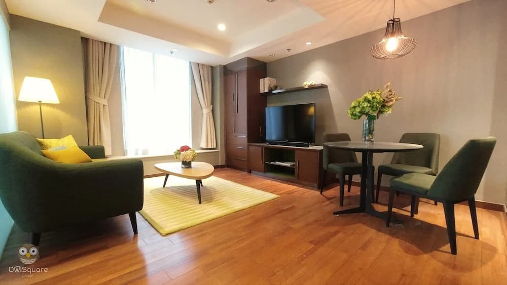 Owl Square Residence - photo 4