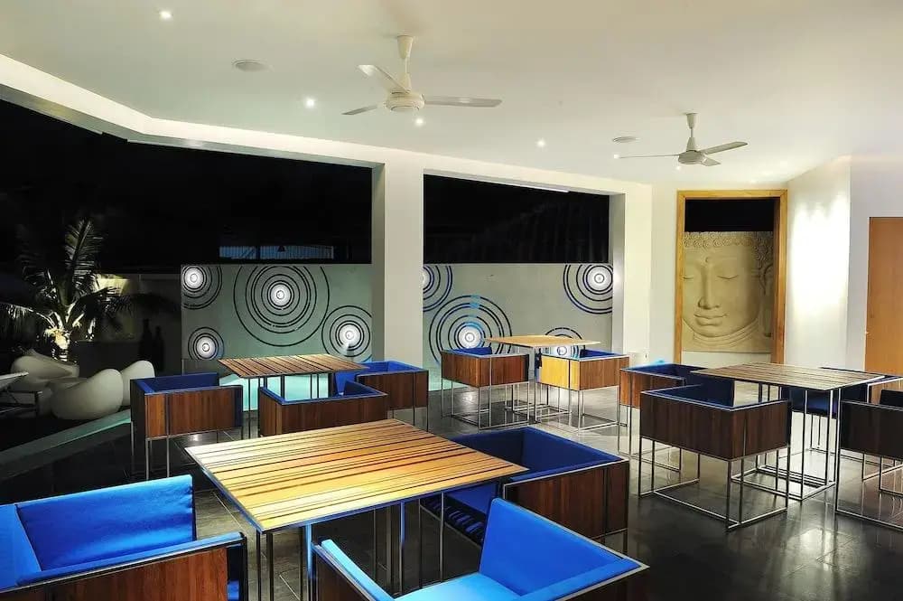 Beachfront Phuket Seaview Suites - photo 15