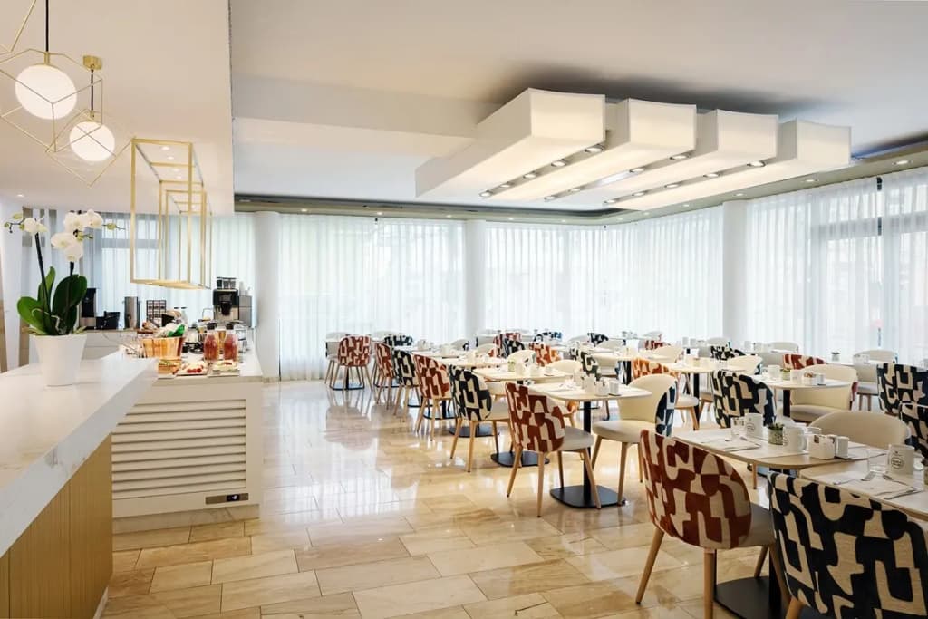 Hotel Eurostars Embassy - photo 21