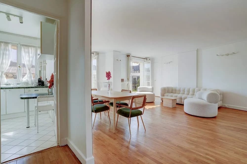 Passy Glow 2BR Home in the 16th Arrondissement - photo 3