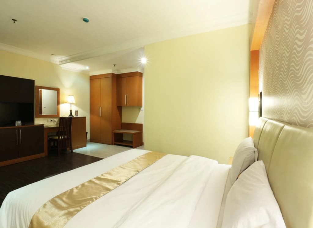 Coin's Hotel Jakarta - photo 4