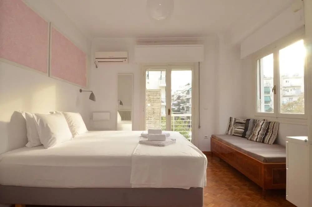 Thiseio a vintage apartment - photo 1