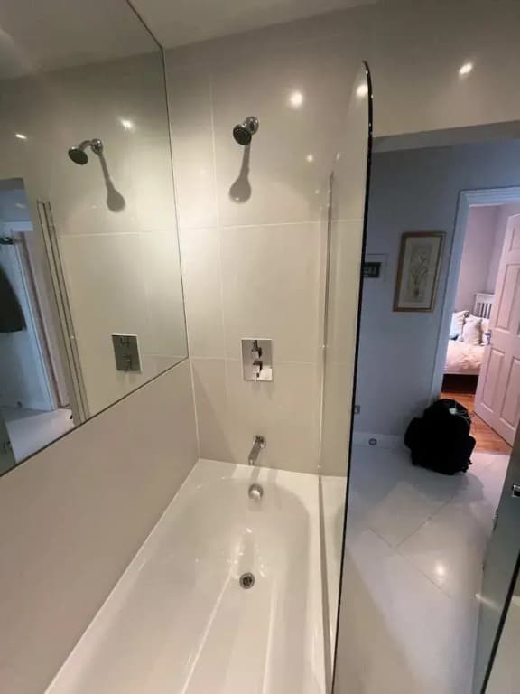 Modern Top Floor 2BD Flat - Kensington - photo 6
