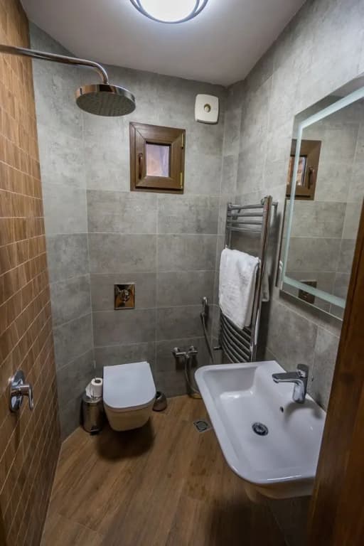 AV Barton Hill - photo 9